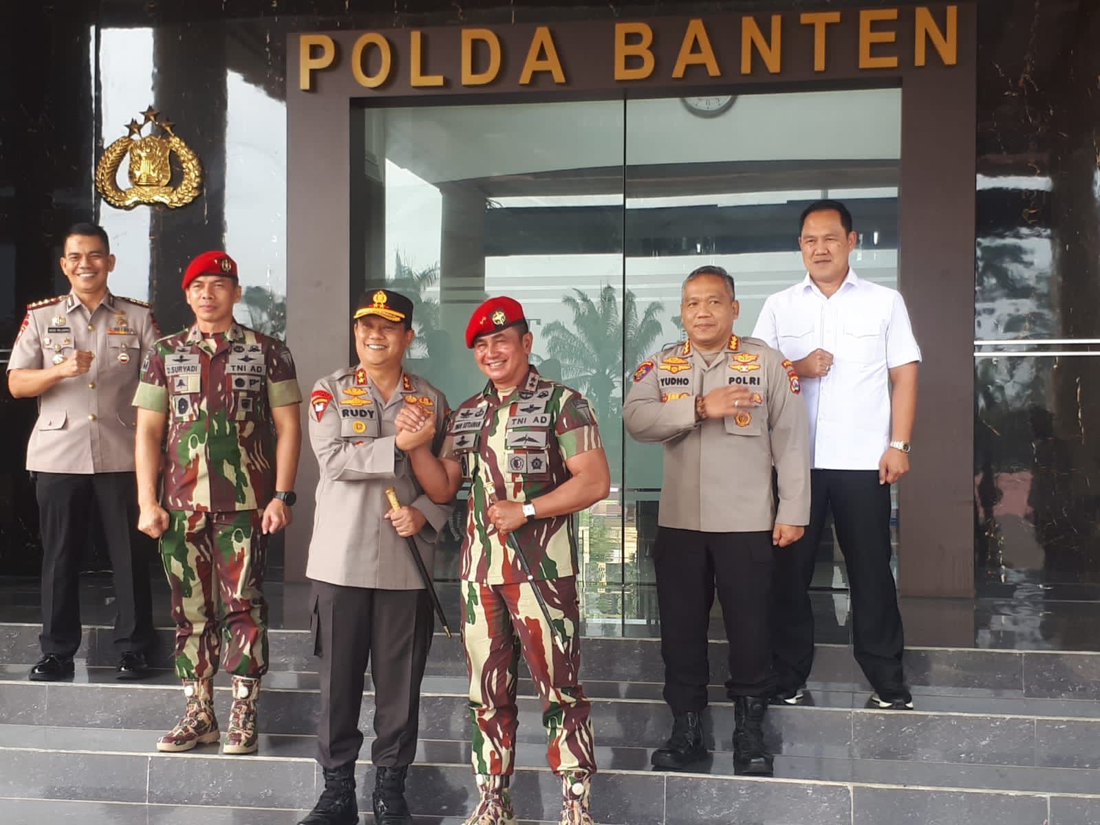 Menerima Kunjungan Kerja Danjen Kopassus ke Polda Banten, Propam Polda  Banten Lakukan Pengamanan